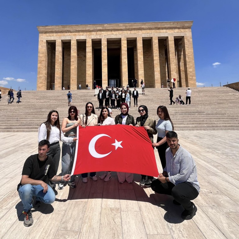 Öğrenciler Atanın Huzuruna Çıktı