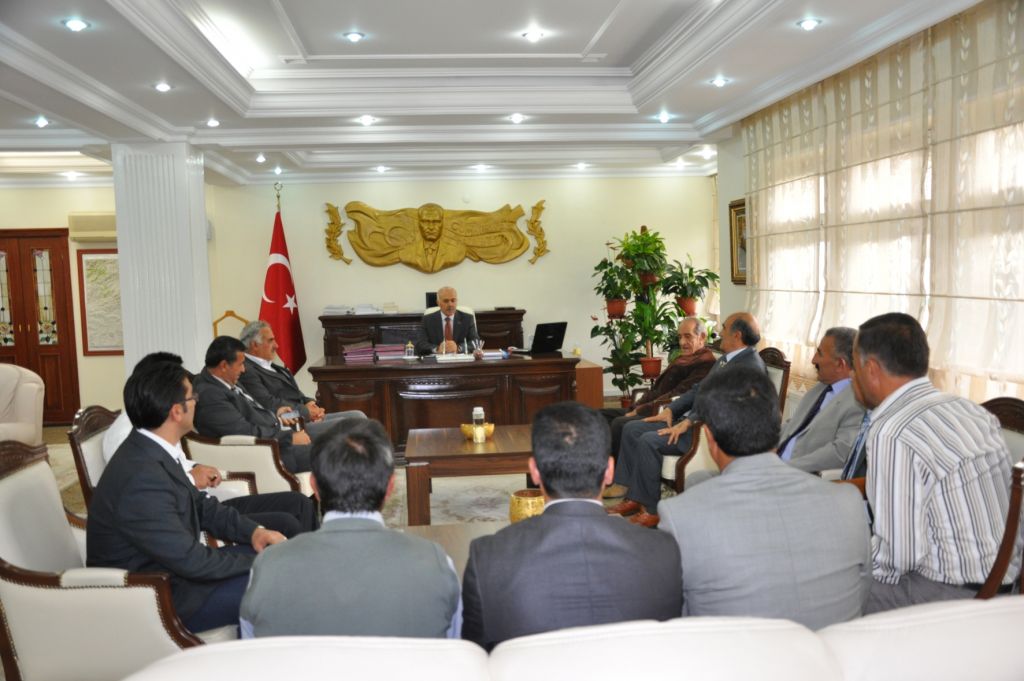 Mahalle Muhtarları Vali Ahmet Pek'i Ziyaret Etti