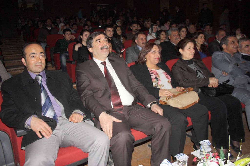 Iğdır Belediyesinden Ücretsiz Tiyatro Gösterisi