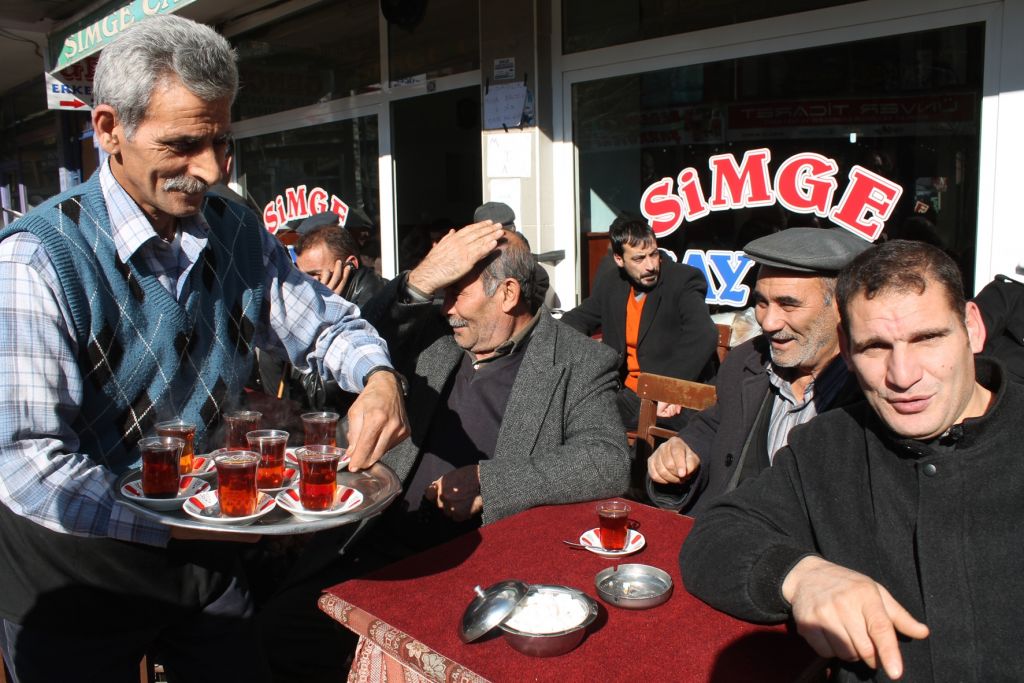 Iğdır'da Güneşte Çay Keyfi