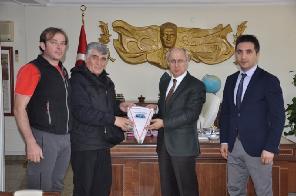 Ağrı Dağına Tırmanacak Sporcular Vali Davut Haneri Ziyaret Etti
