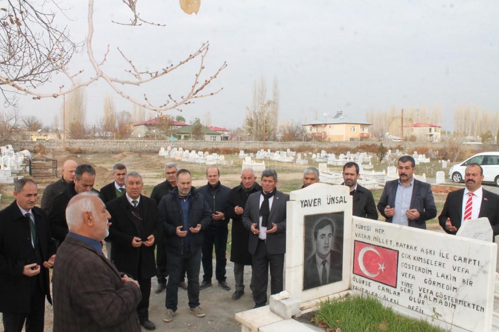 MHP ESKİ İL BAŞKANI YAVER ÜNSAL VEFATININ 19 YILDÖNÜMÜNDE ANILDI