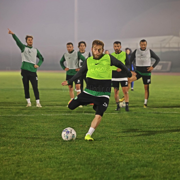 Iğdır Spor Ayvalık gücü Belediye spor maçı hazırlıklarına başladı