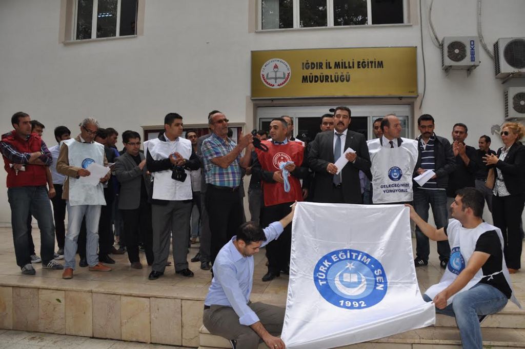 Kravatlı Eylem