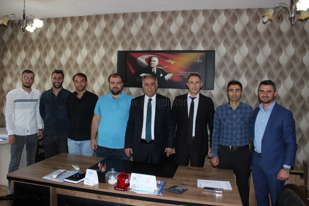 MİLLİ EĞİTİM MÜDÜRÜ ÖDÜL ALAN OKULU KUTLADI