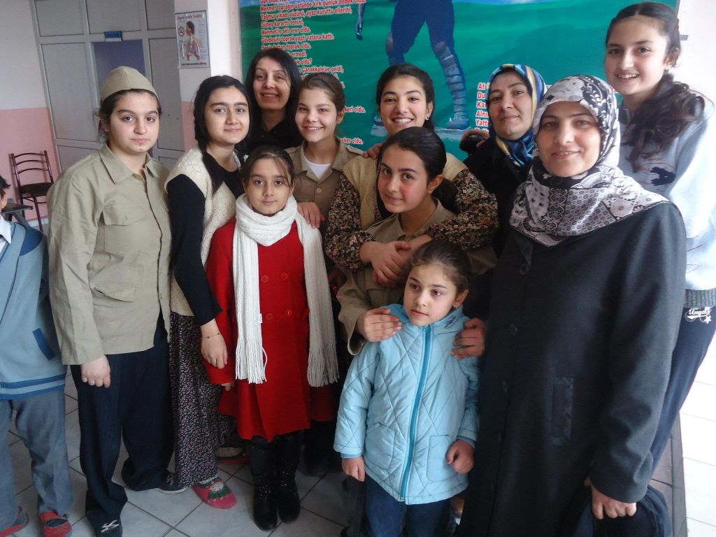 Iğdır İnönü İlköğretim Okulu Öğrencilerden Çanakkale Tiyatrosu
