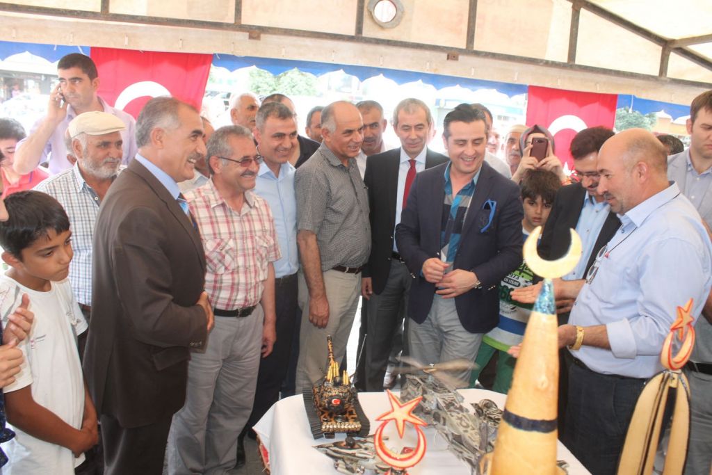 Ahşap El Sanatları Sergisi Açıldı