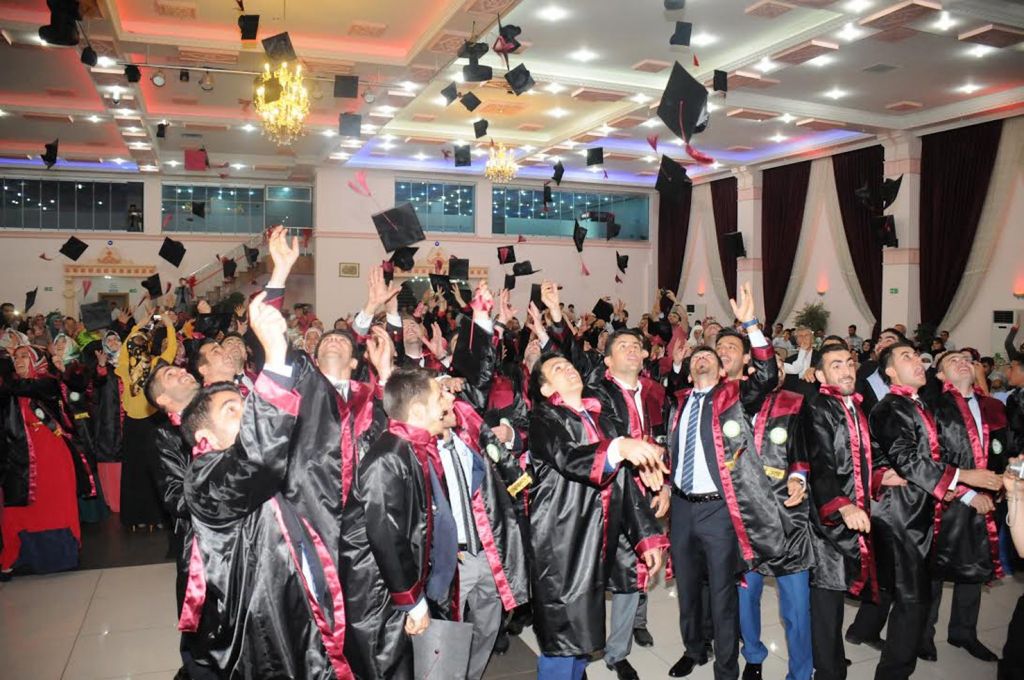 İlahiyat Fakültesi 2 Dönem Mezuniyet Töreni