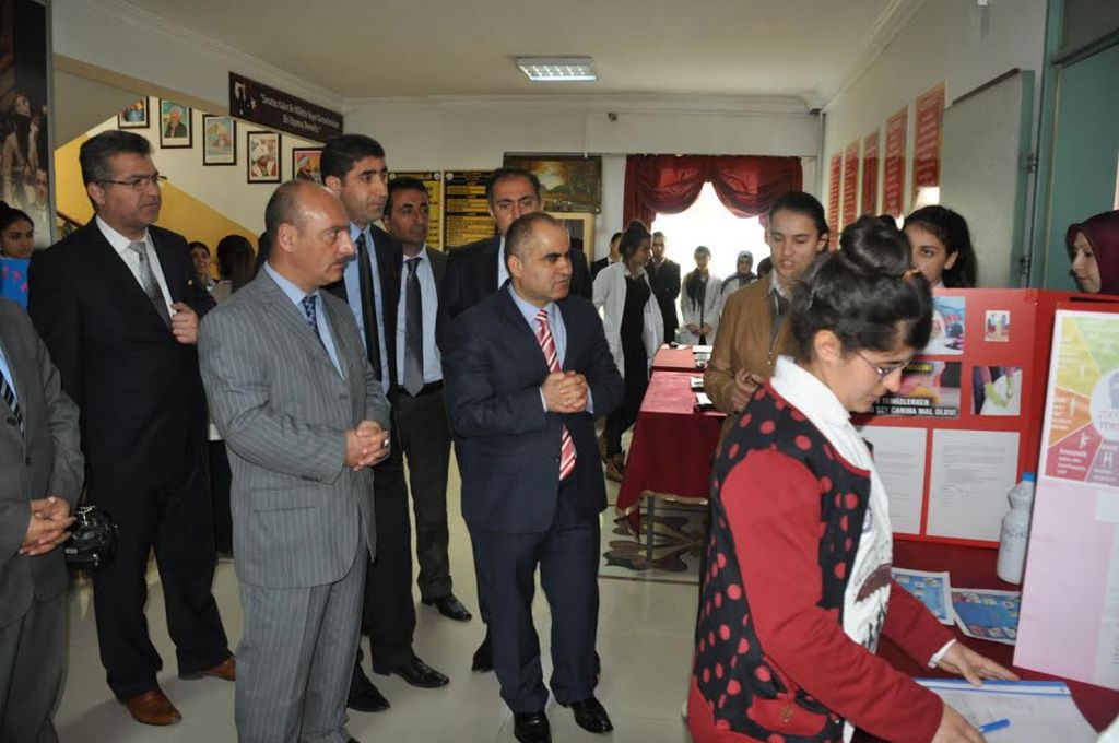 Besti Aydeniz Mesleki Ve Teknik Anadolu Lisesi Tübitak Bilim Fuarı Düzenledi