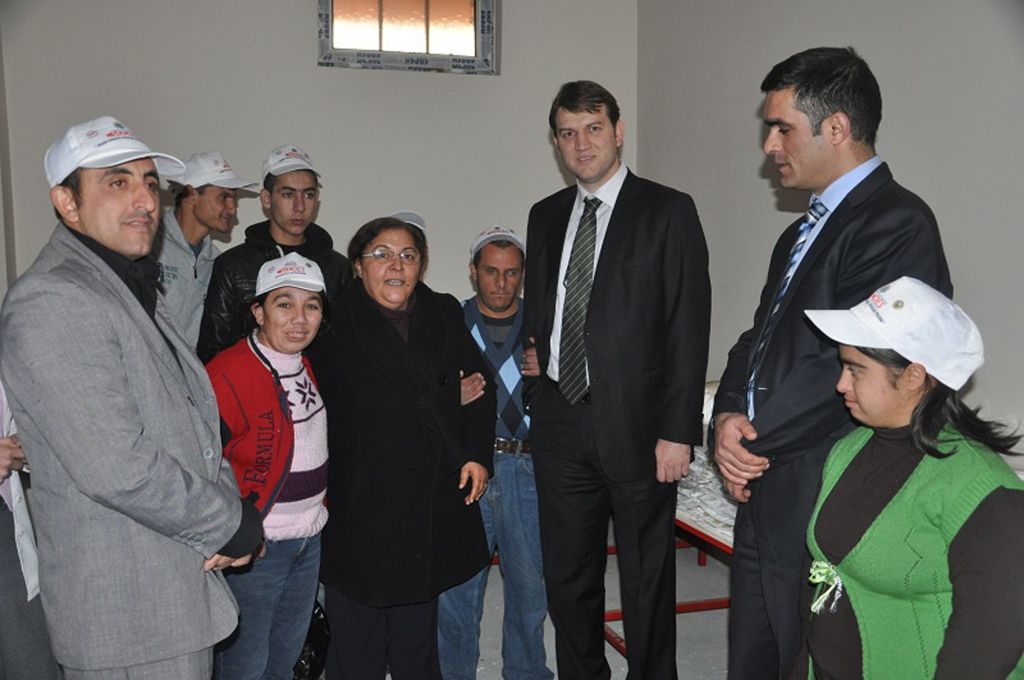 Kaymakam Tolga Kamil Ersöz Engelsiz  Engelliler Projesi El Sanatları Kursunu Ziyaret Etti