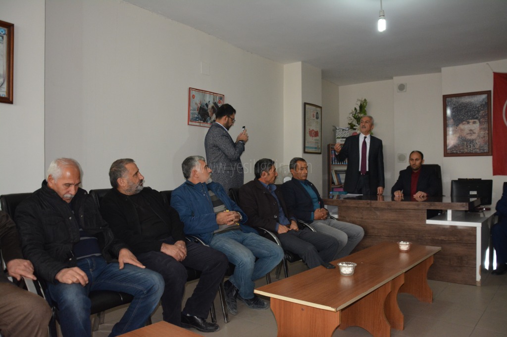 MHP BELEDİYE BAŞKAN AADAYI İSA YAŞAR TEZELADAYLIK DİLEKÇESİNİ VERDİ