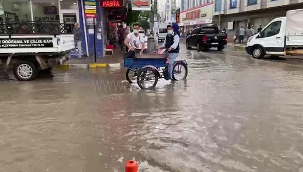 İLİMİZDE DOLU VE YAĞMUR HAYATI FELÇ ETTİ