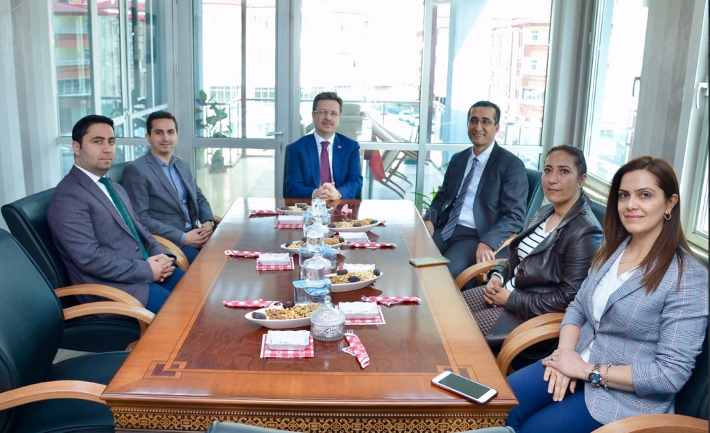 Vali Ünlüden Iğdır Barosuna Ziyaret