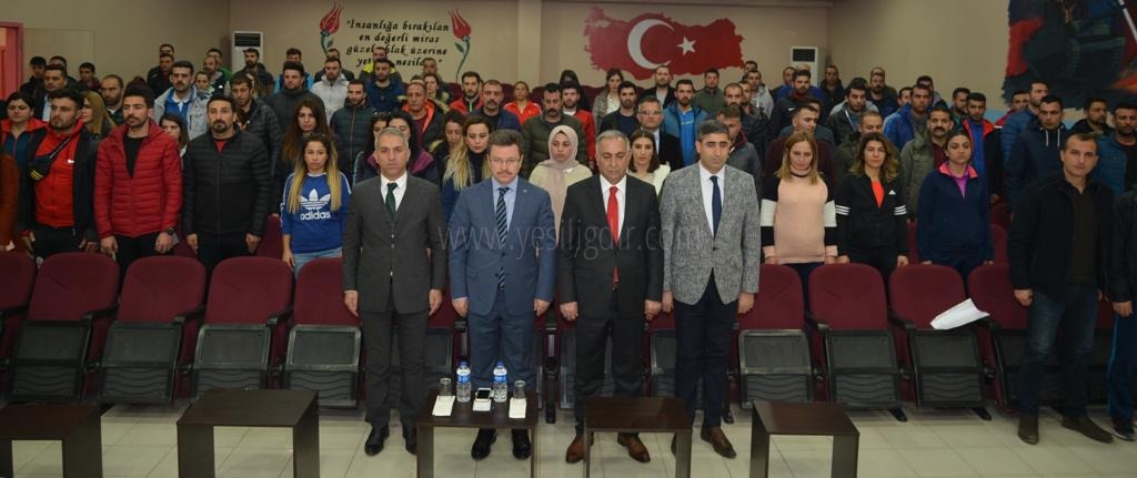 VALİ ENVER ÜNLÜ BEDEN EĞİTİMİ ÖĞRETMENLERİYLE TOPLANTI YAPTI