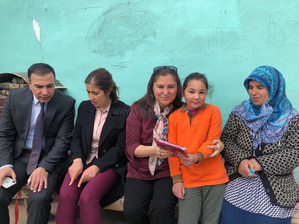 SEMA ÜNLÜ AİLELERE DESTEK OLUYOR
