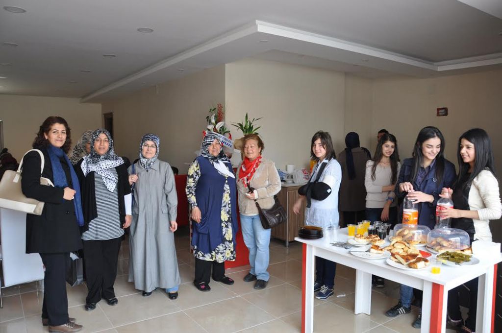 Iğdır'da Kadın Esnaf Sayısı Artıyor Hanımeller Pasta Ve Mantı Salonu Açıldı