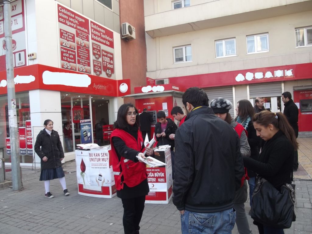 Kızılay Iğdır Şubesi Vatandaşları Bilgilendirdi