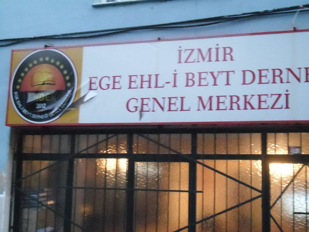 İzmir de faaliyet gösteren Ege Ehlibeyt Derneği EHDER'e Saldırı