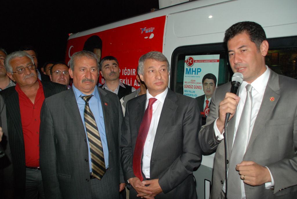 MHP Milletvekili Aday Adayı Ahmet Aras'ta MHP Saflarında Çalışmaya Başladı