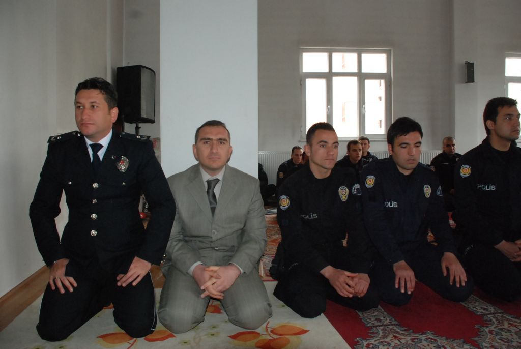 Şehit Polisler İçin Hem Caferi Hemde Sünni Camisinde Mevlit Okutuldu