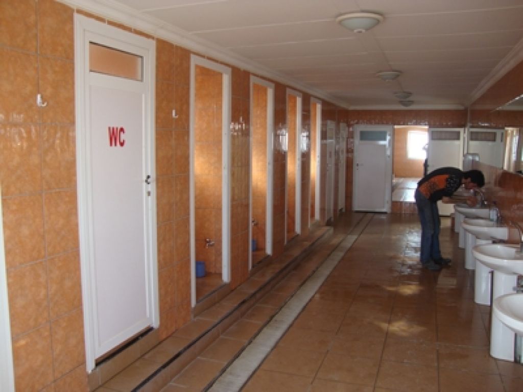 Çaldığı Paraları Tuvalete Atarken Yakalandı