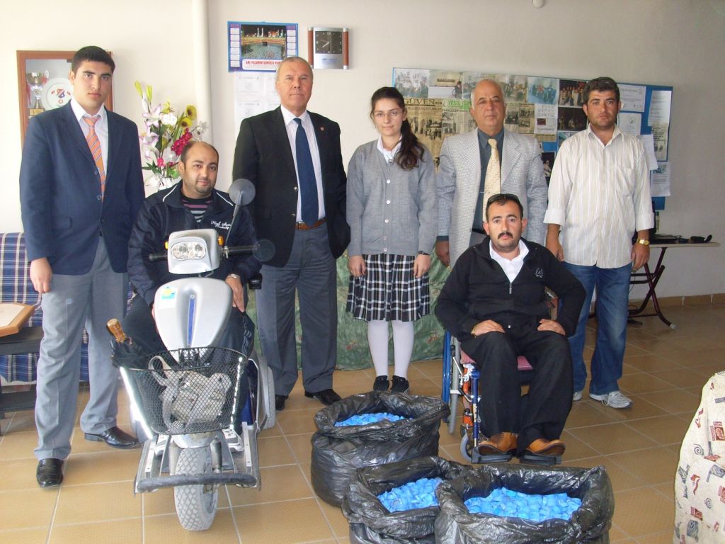 Iğdır Anadolu Öğretmen Lisesinden Engellilere 10 bin kapak