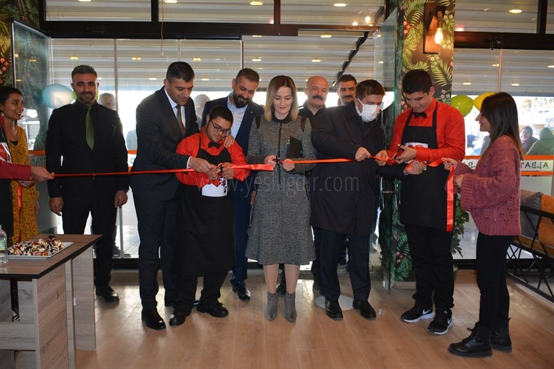Özel Öğrenciler Farkındalık Oluşturmak Amacıyla Kafe İşletti