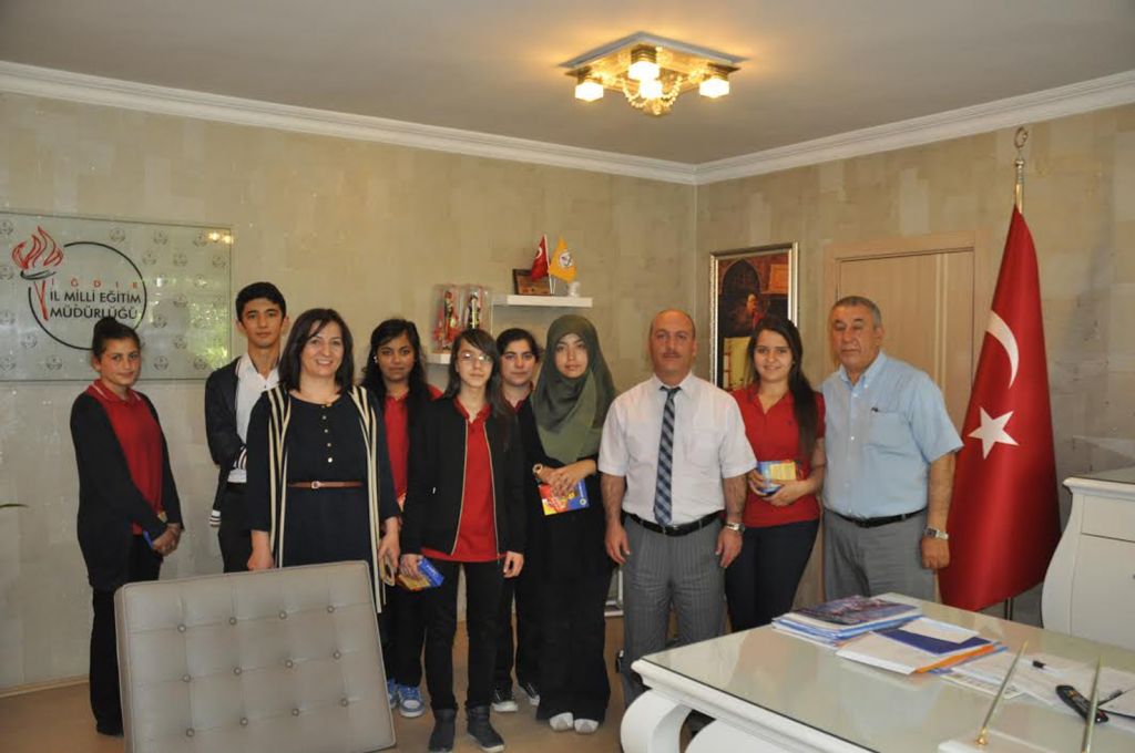 Öğrenciler Milli Eğitim Müdürü Hakan Cırıtı Ziyaret Etti