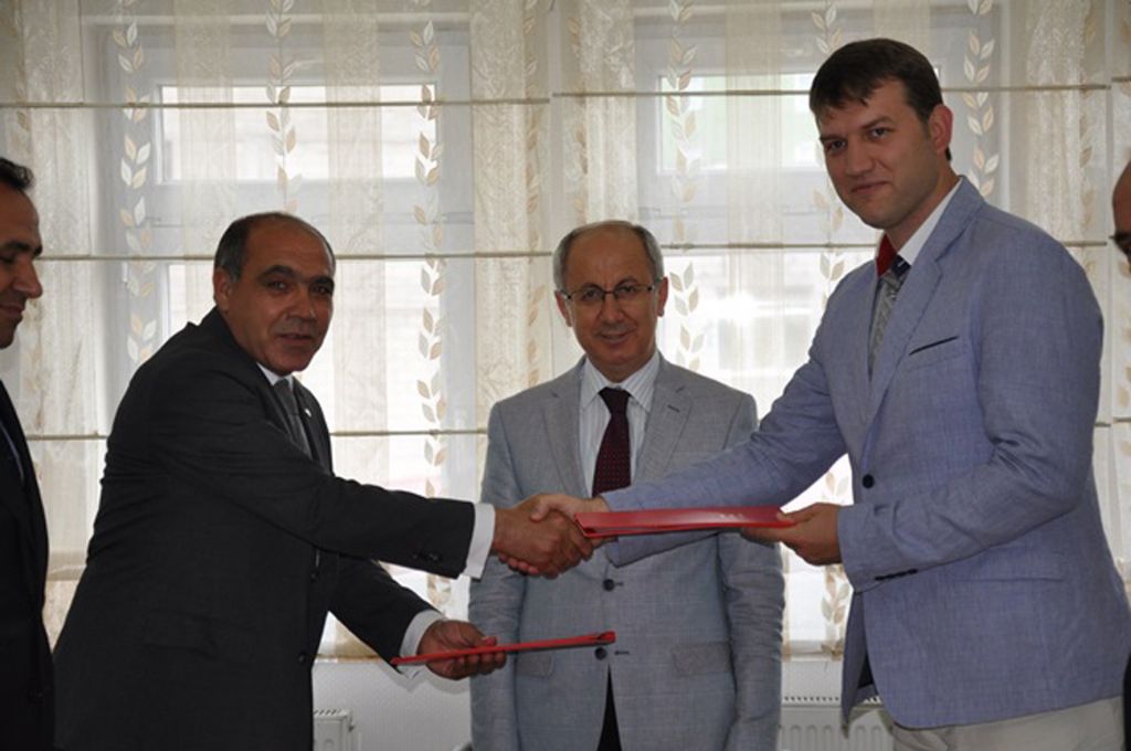 Aralık İlçesine Yaptırılacak Olan 4 Derslikli Okulun Protokolü İmzalandı