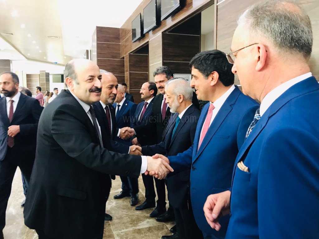 Rektör Alma Türkiyenin Fırsat Penceresi Türk Yükseköğretimi Adlı Toplantıya Katıldı