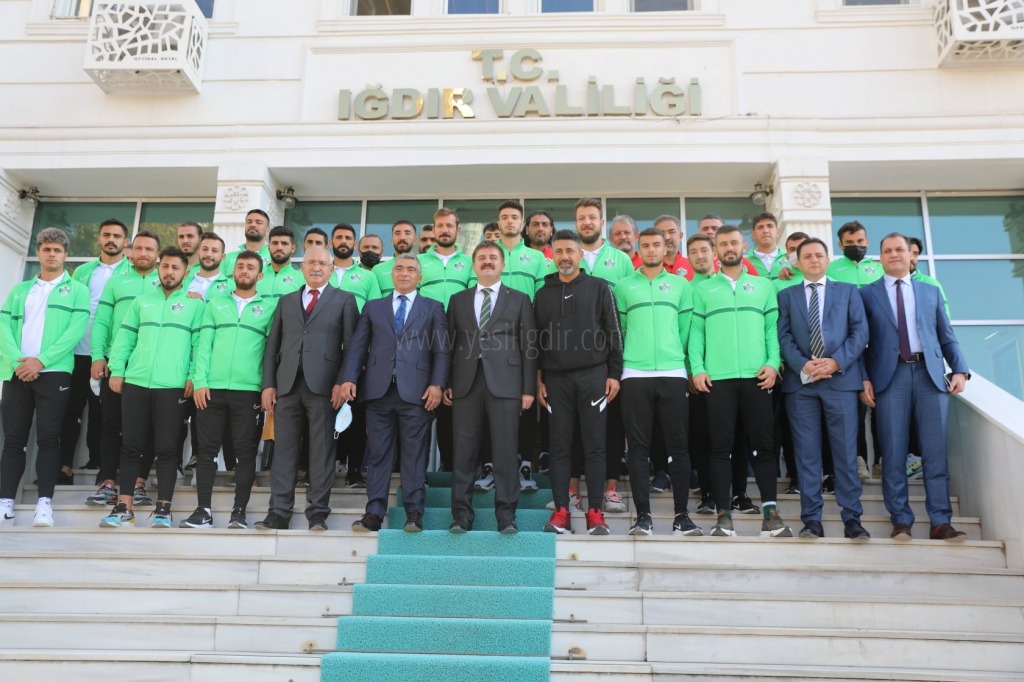 Alagöz Holding Iğdır Futbol Kulübü Vali Sarıibrahimi Ziyaret Etti