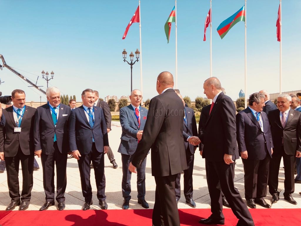 Cumhurbaşkanı özel uçağıyla Ayrımda Baküde