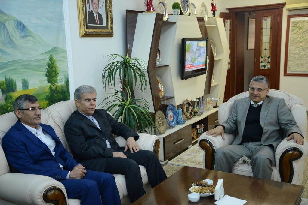 İRANIN ERZURUM BAŞKONSOLOSU VALİ AHMET TURGAY ALPMANI ZİYARET ETTİ