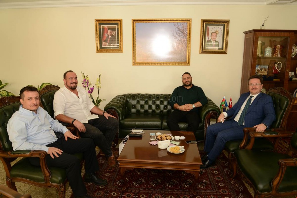 VALİ ENVER ÜNLÜ MİSAFİRLERİNİ MAKAMINDA AĞIRLADI