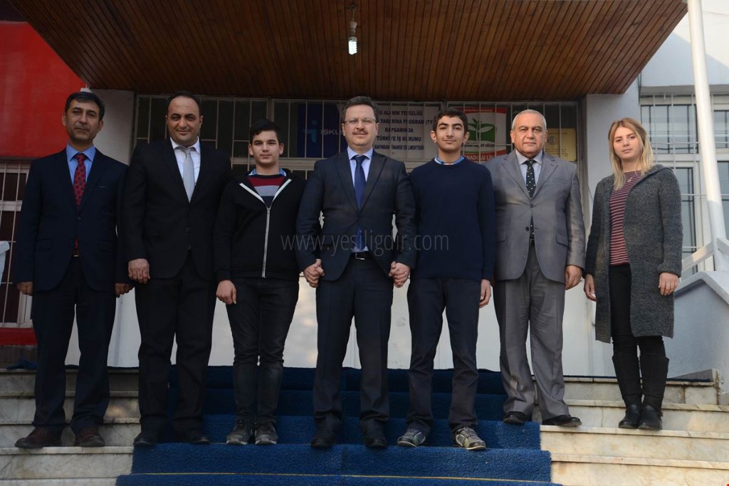 VALİ ENVER ÜNLÜ DARP EDİLEN ÖĞRETMENLE BİR ARAYA GELDİ
