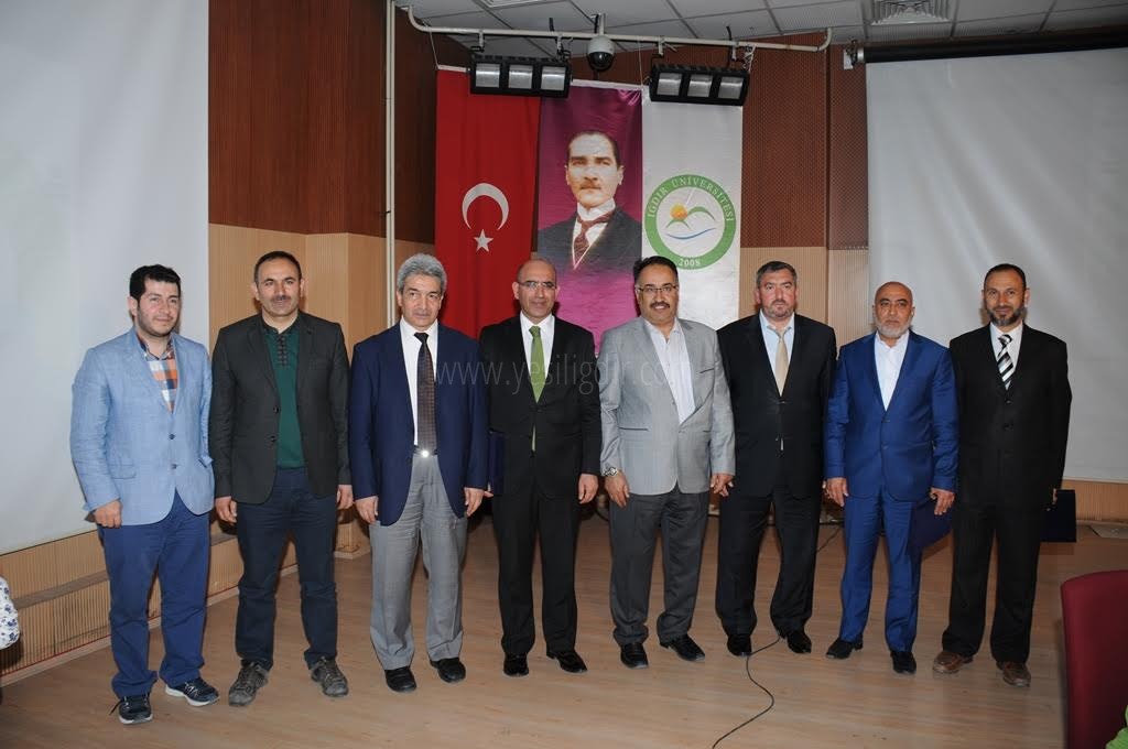 ÜNİVERSİTEMİZDE IĞDIRDA DİNİ HAYAT KONULU PANEL YAPILDI