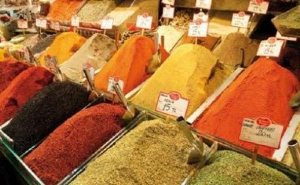 Iğdırda Soğuk Hava Aktarlara Yaradı