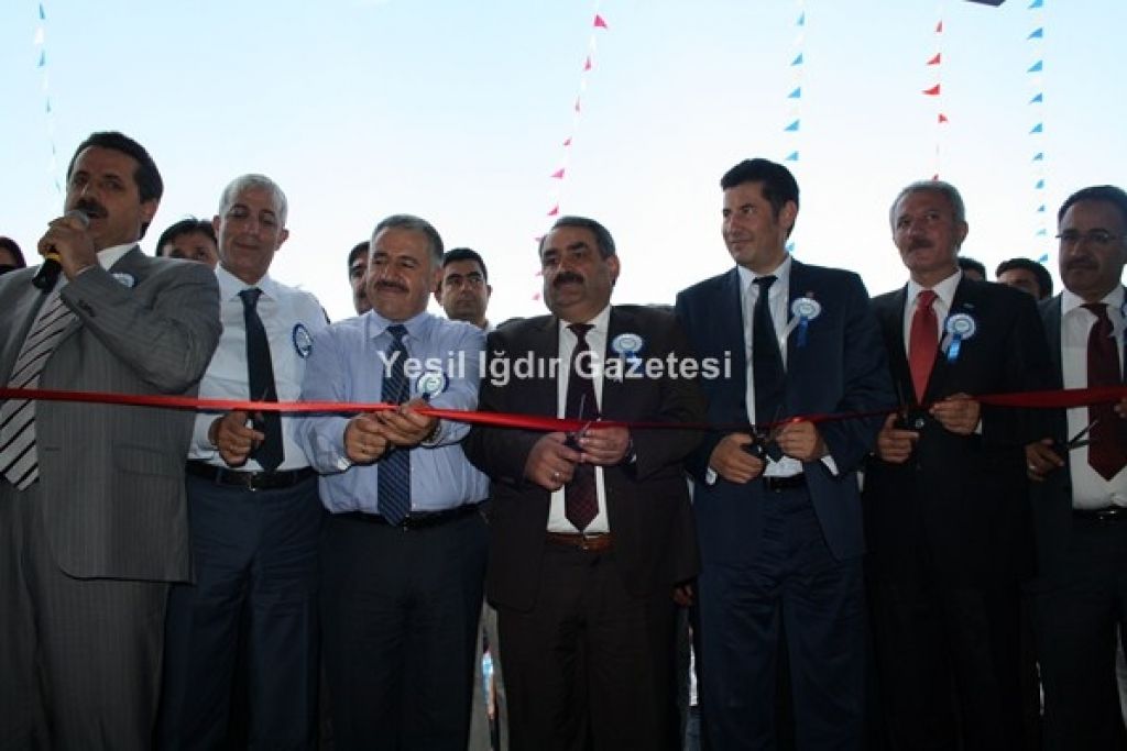 Bakan Çelik Iğdır'da Gezi ve İncelemelerde Bulundu