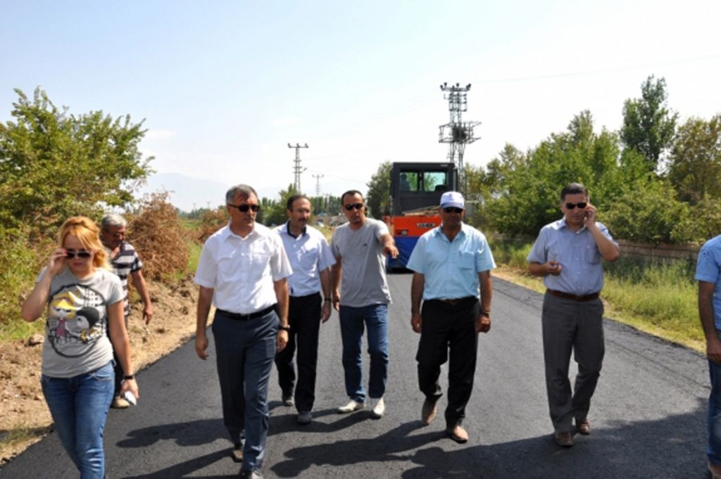 Özel İdare Köylere Hizmet Götürmeye Devam Ediyor