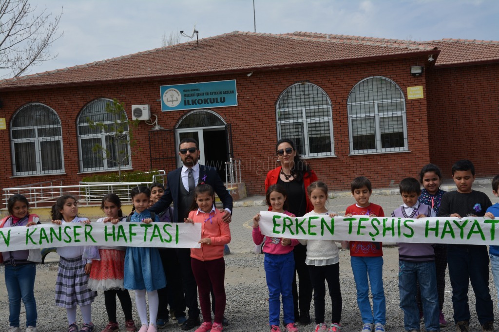 İLKOKUL ÖĞRENCİLERİ KANSERDE ERKEN TEŞHİSİNİN ÖNEMİNİ ANLATTI