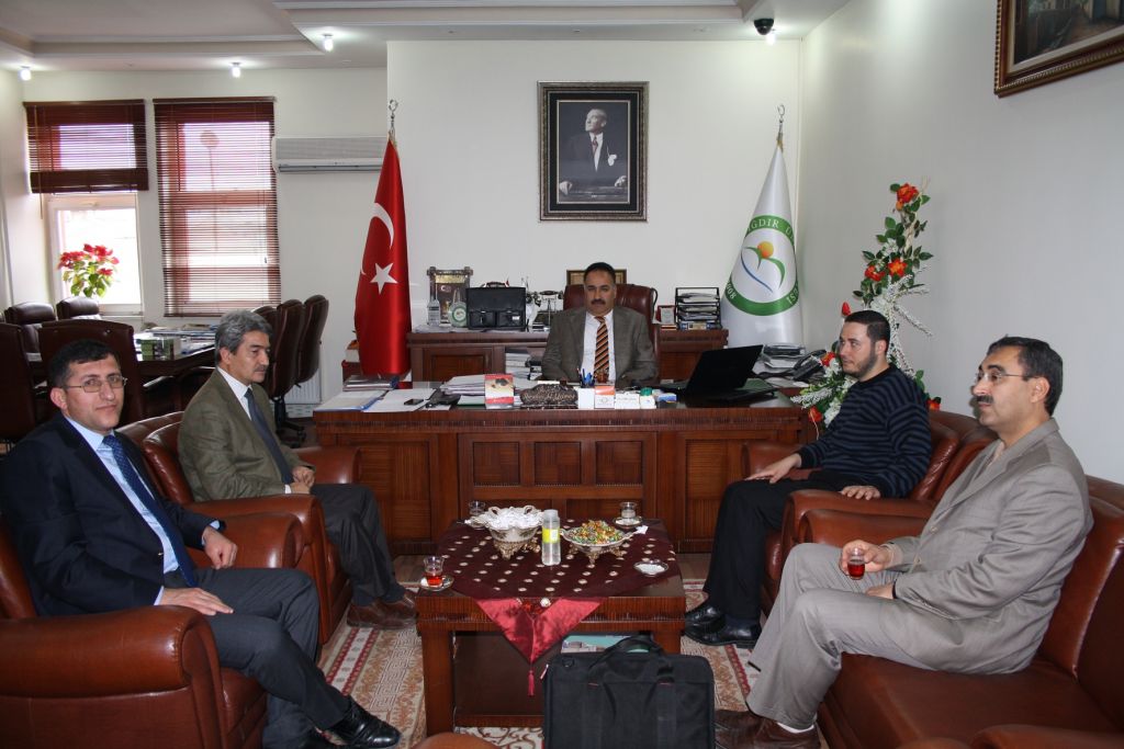 İlahiyat Fakültesine Yeni Atanan Öğretim Elemanlarından Rektöre Ziyaret