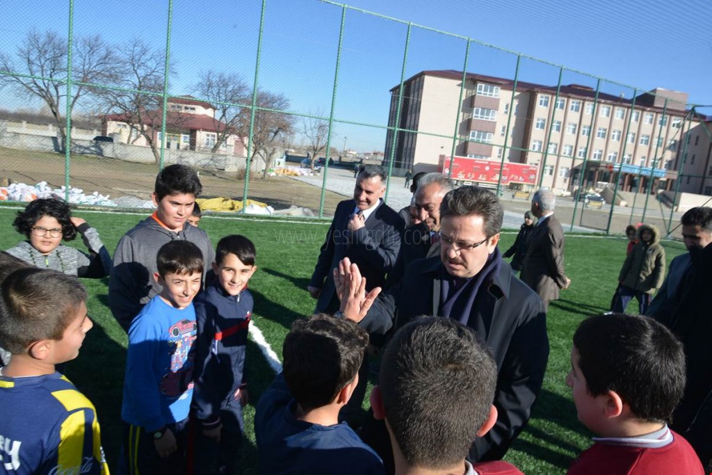 VALİ ENVER ÜNLÜ OKUL ZİYARETLERİNİ SÜRDÜRÜYOR