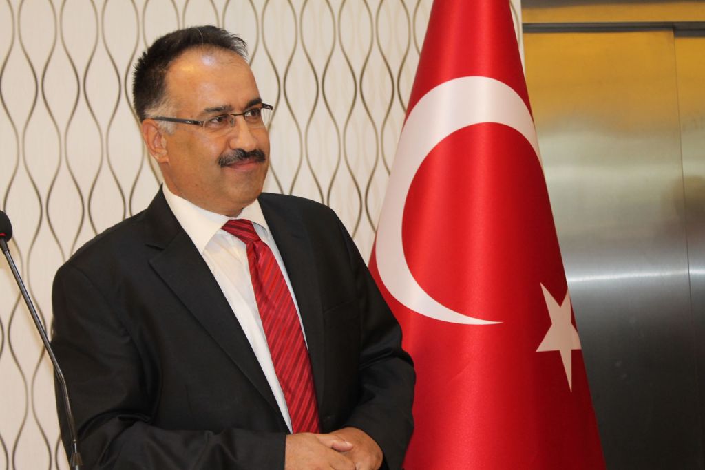 Rektör Prof Dr İbrahim Hakkı Yılmazın 24 Kasım Öğretmenler Günü İçin Yayımladığı Mesaj