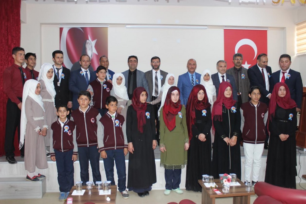 ARALIK İMAM HATİP ORTAOKULUNDA KUTLU DOĞUM HAFTASI DÜZENLENDİ