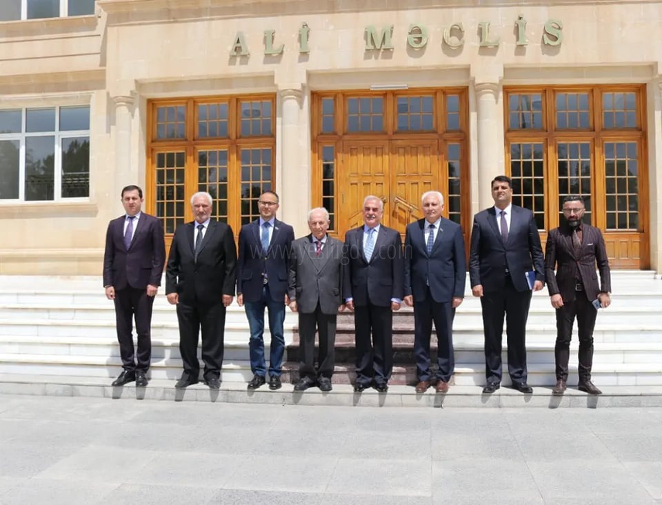 Vasif Talibov Türk Aksakkalları Birliği heyetini kabul etti