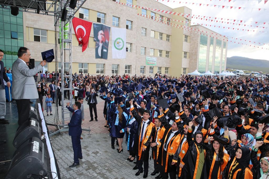 Iğdır Üniversitesi'nde Bahar Şenlikleri Coşkusu