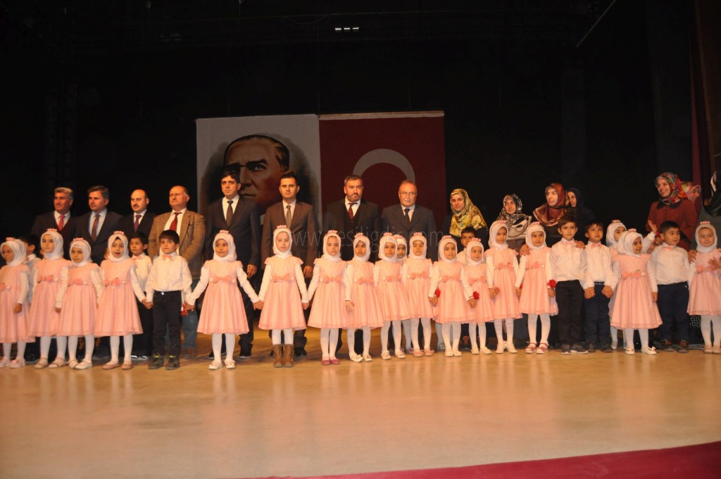 VALİ ENVER ÜNLÜ MEVLİD-i NEBİ PROGRAMINA KATILDI