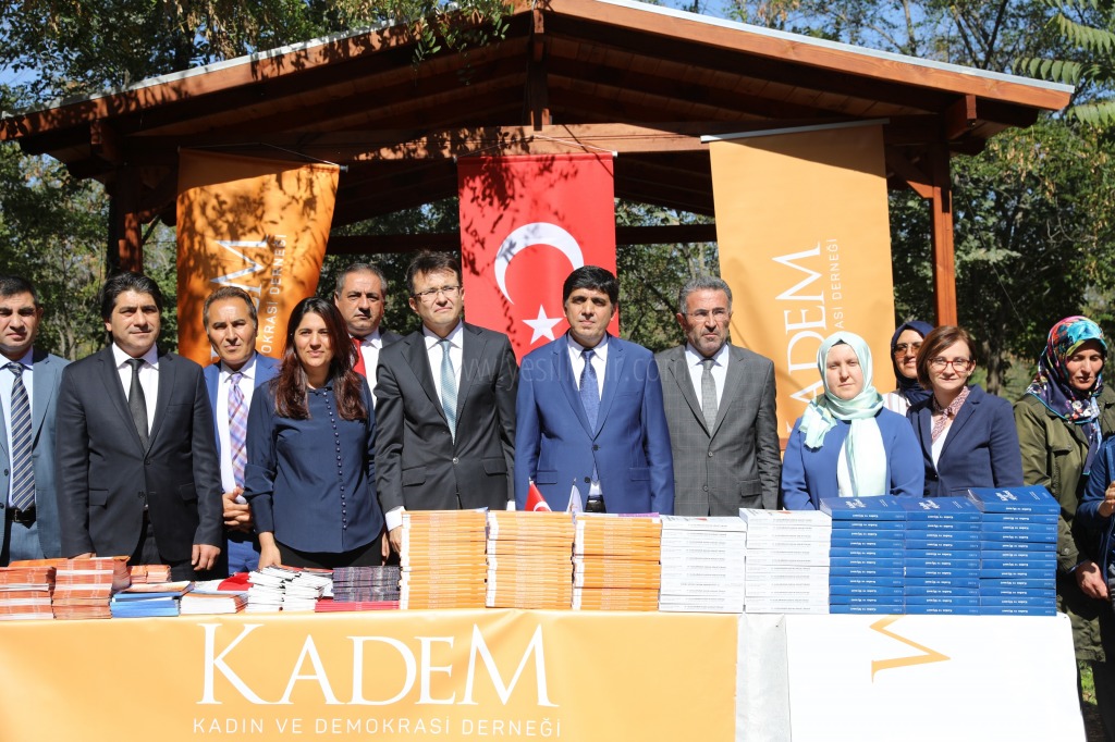 Iğdır Üniversitesi Öğrencileri ve Iğdır Halkı Okuma Şenliğinde Buluştu