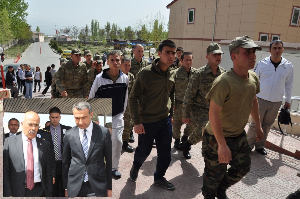 Askeri Araç Kaza Yaptı
