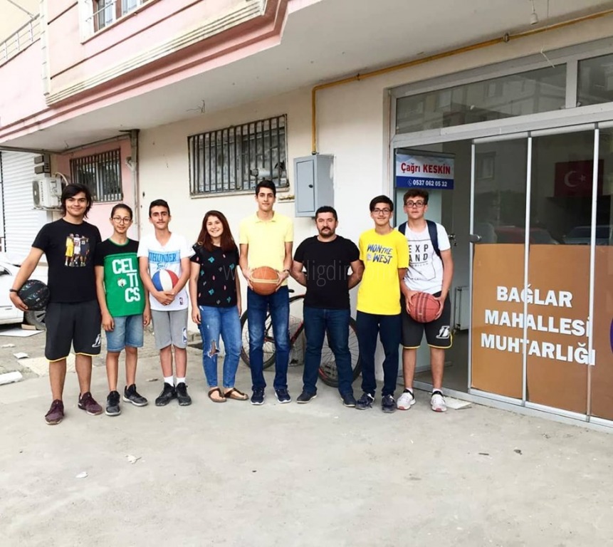BAĞLAR MAHALLESİ MUHTAR LİGİ SPOR DERNEĞİNİ KURDU